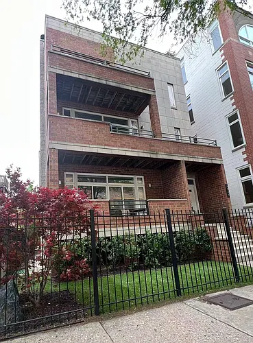 2424 N Southport Ave #B Photo 1
