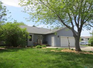 1501 E Keystone Dr, Brandon, SD 57005