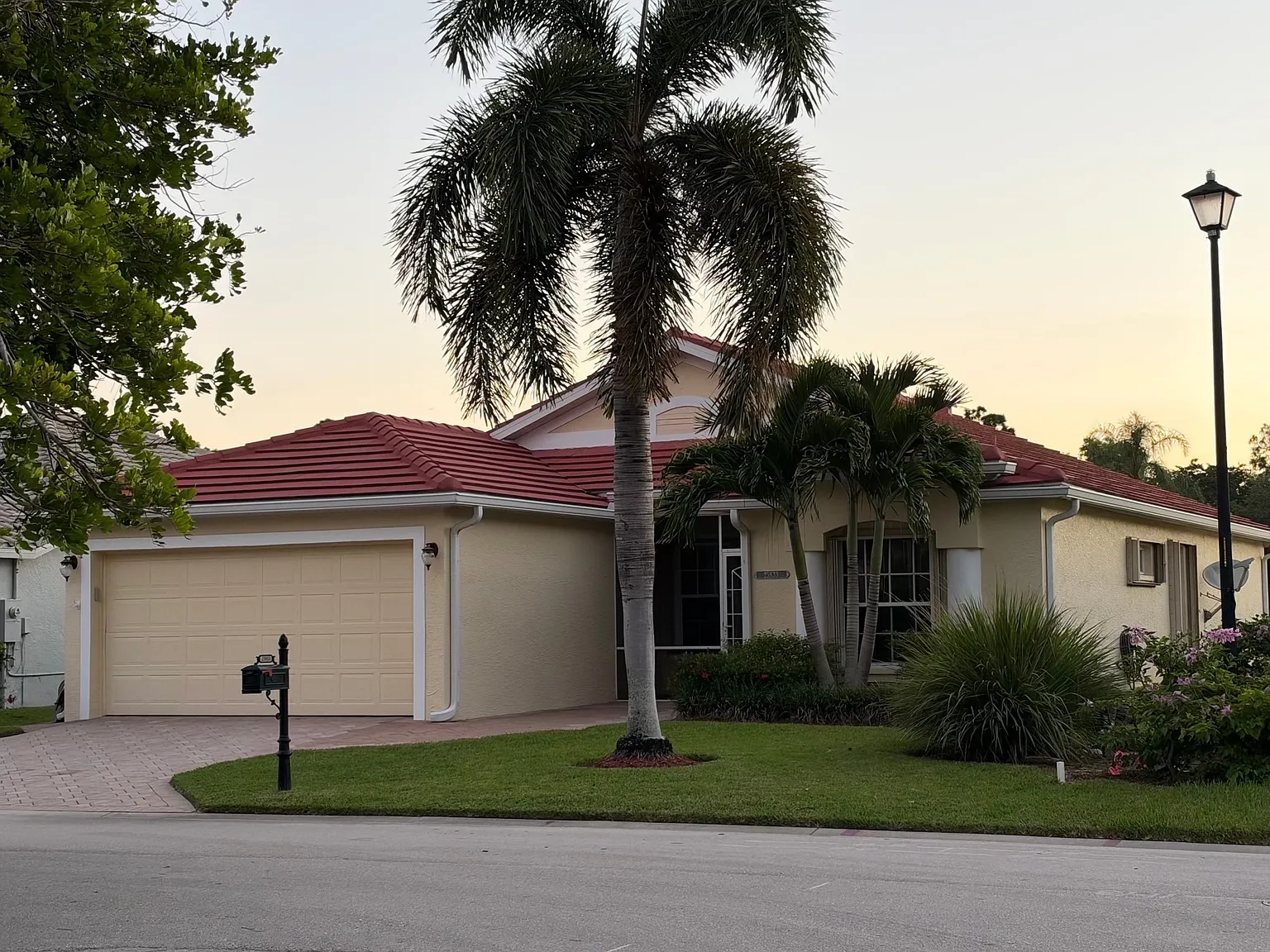 3 bed, 1554 sqft, $2,950 — Photo 1