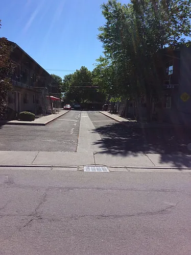 221 S Harbin Ave Photo 1