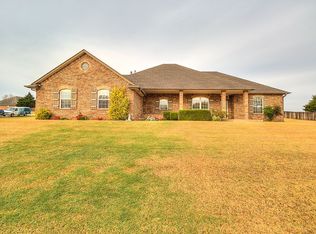 401 E Ponderosa Dr, Tuttle, OK 73089