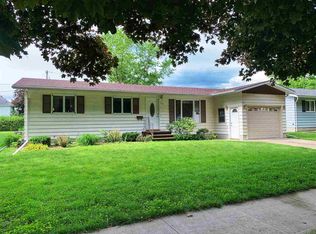 715 Decorah Ave, Decorah, IA 52101
