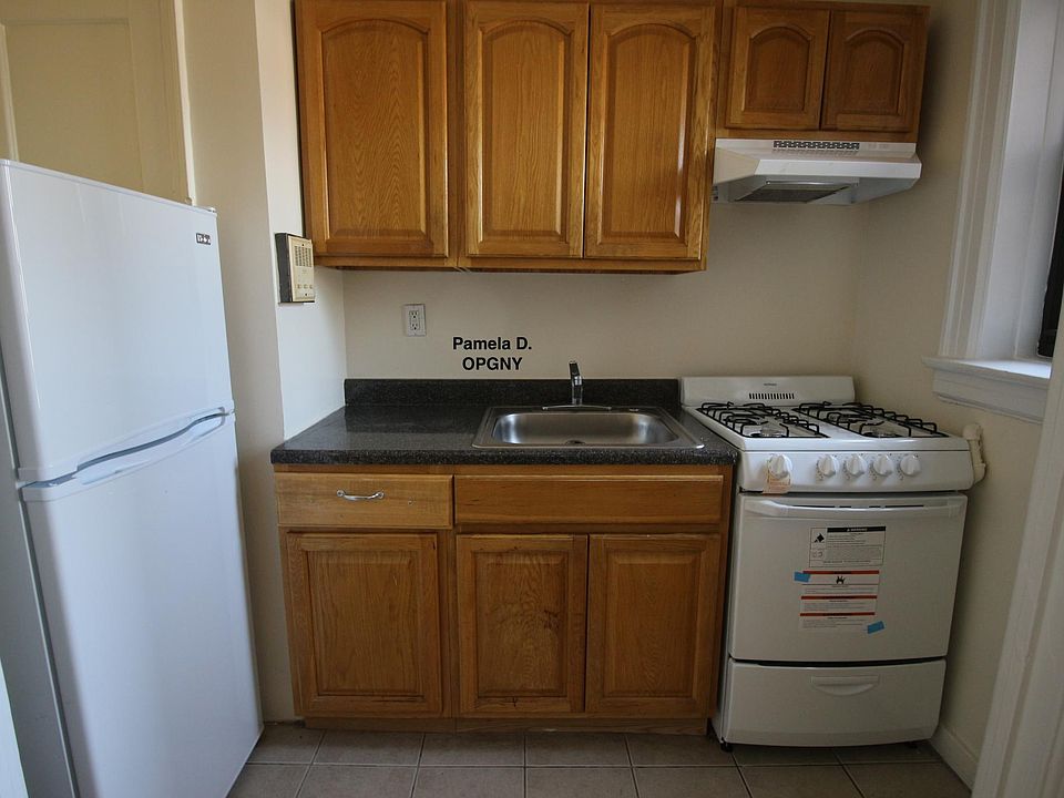 2nd image of 590 E 3rd St APT 3F