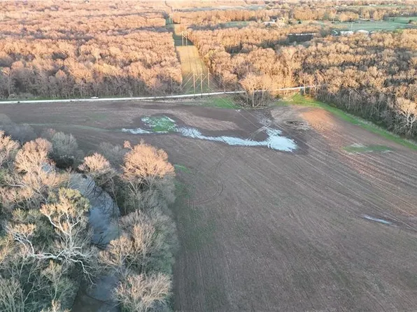 2 S 1400th Rd, Nevada, MO 64772