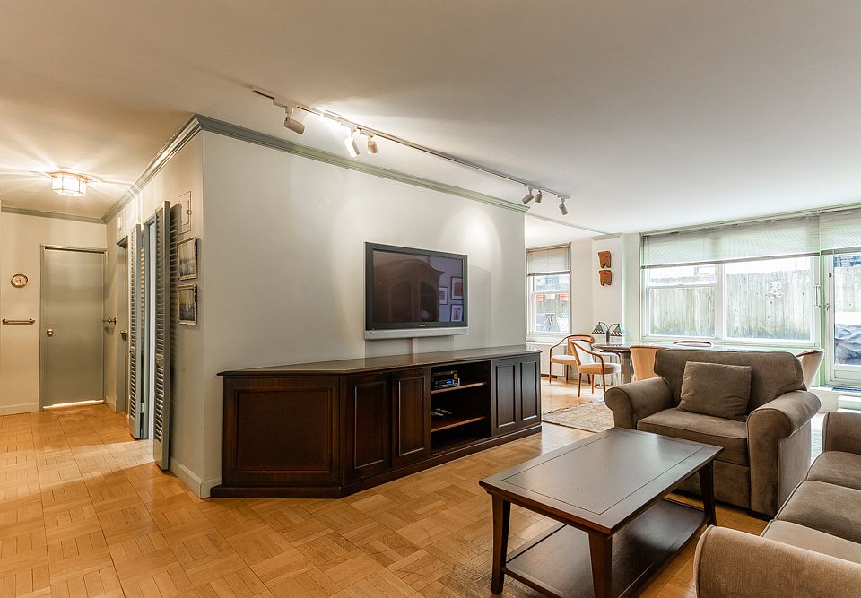 1st image of 207 E 74th St APT 1A