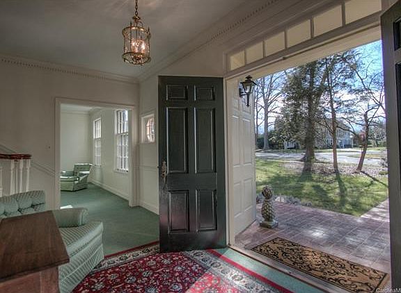 4th image of 2647 Armstrong Cir