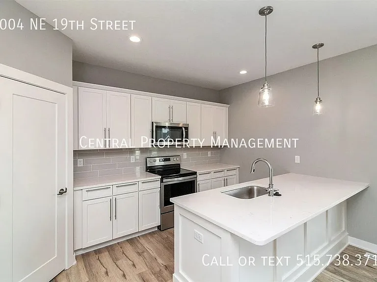 1004 NE 19th St — Photo 5