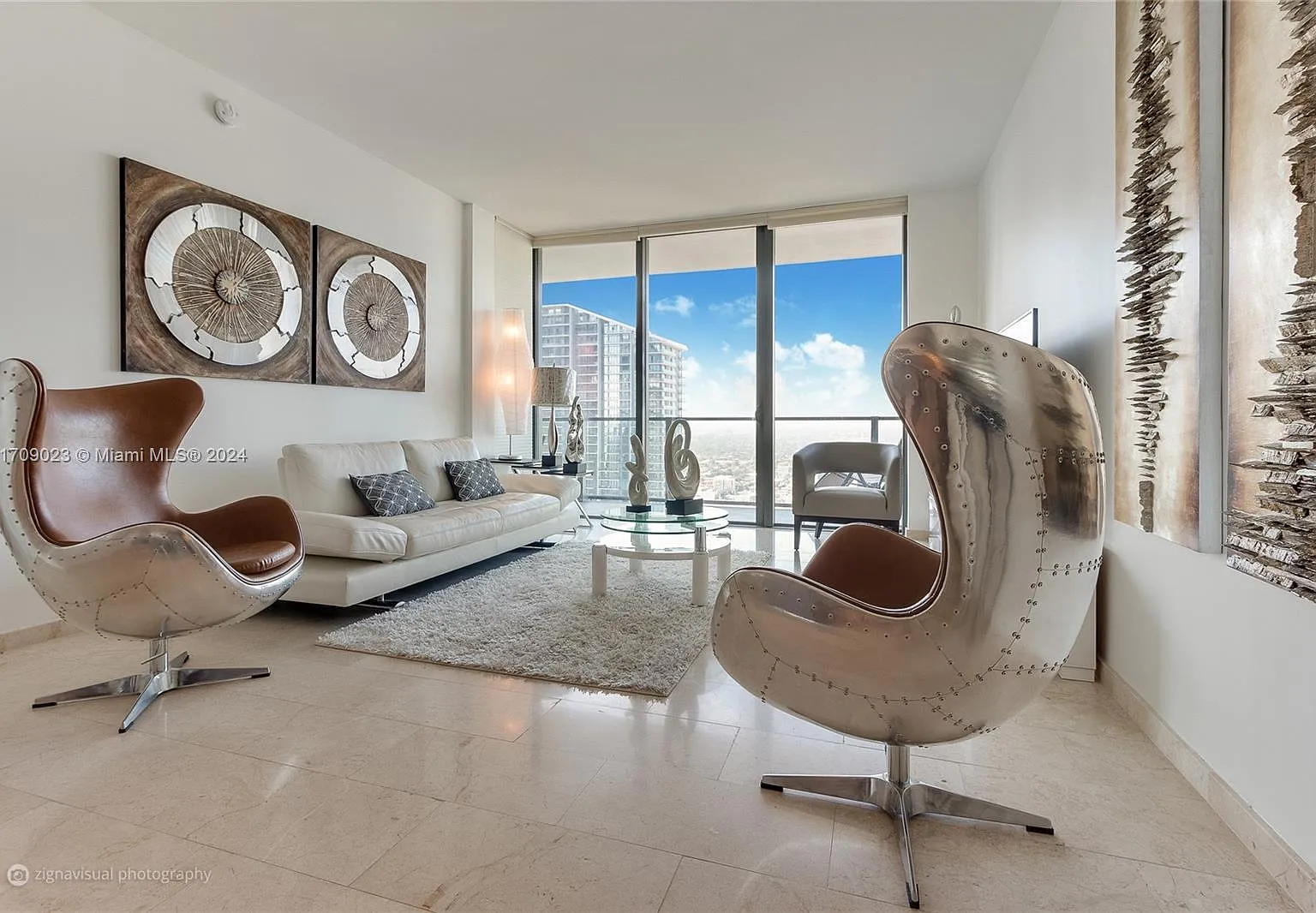 1 bed, 810 sqft, $5,800 — Photo 1