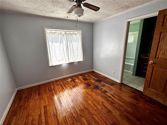 3rd image of 4542 N Topping Ave