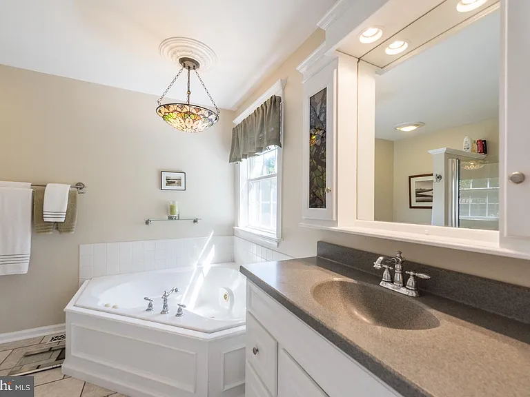 19 Patriot Ct — Photo 12