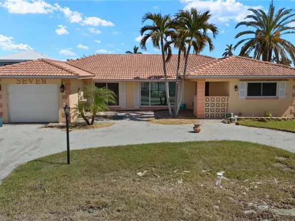 7 Fairview Blvd, Fort Myers Beach, FL 33931