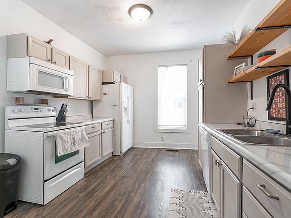 4th image of 822 Laurel St