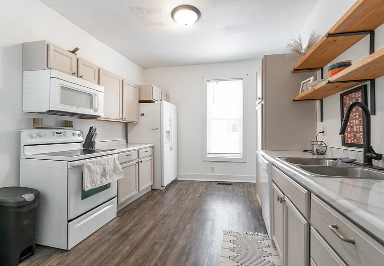 822 Laurel St — Photo 4