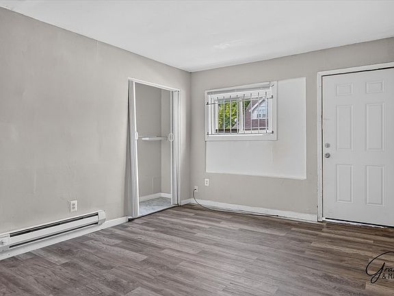 3rd image of 11546 Chalmers St #4b9e01cf8