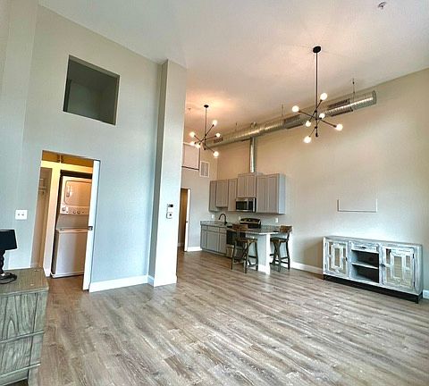 3rd image of 109 W Lexington St #6A