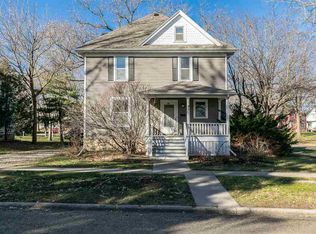 219 6th Ave NW, Mount Vernon, IA 52314