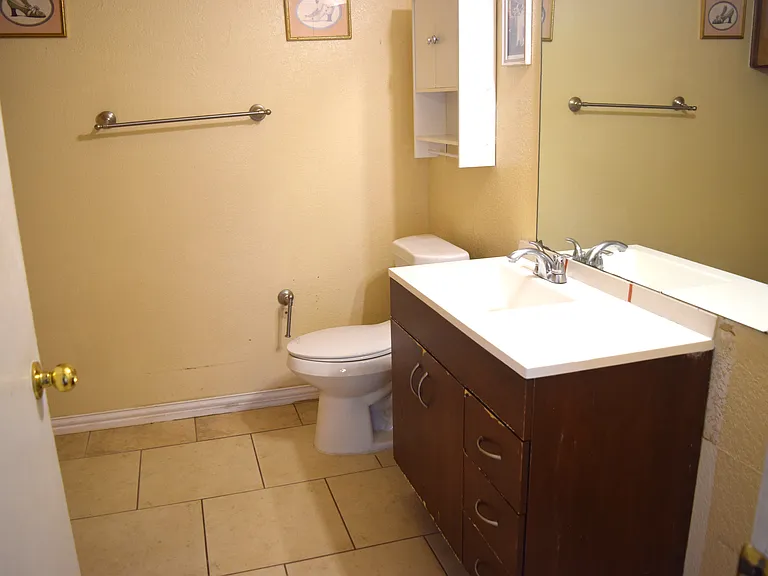 1806 Family Cir — Photo 17