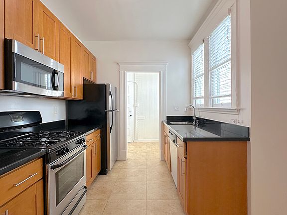2nd image of 1516 Larkin St APT 8