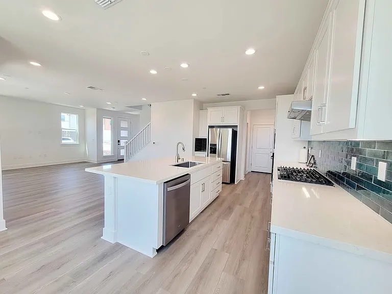 3184 Alverstone Dr — Photo 7