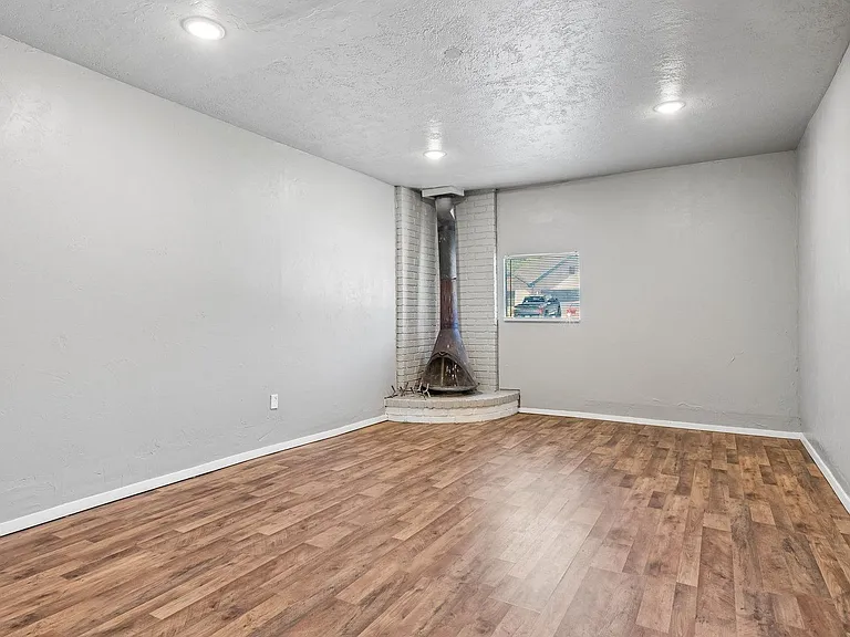 324 NW 89th St — Photo 10