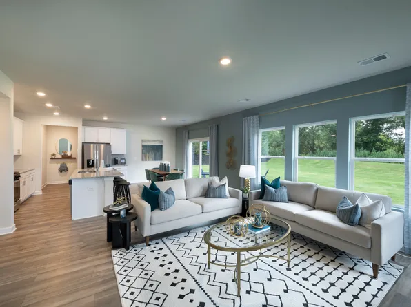 725 Parry Ct, Woodruff, SC 29388