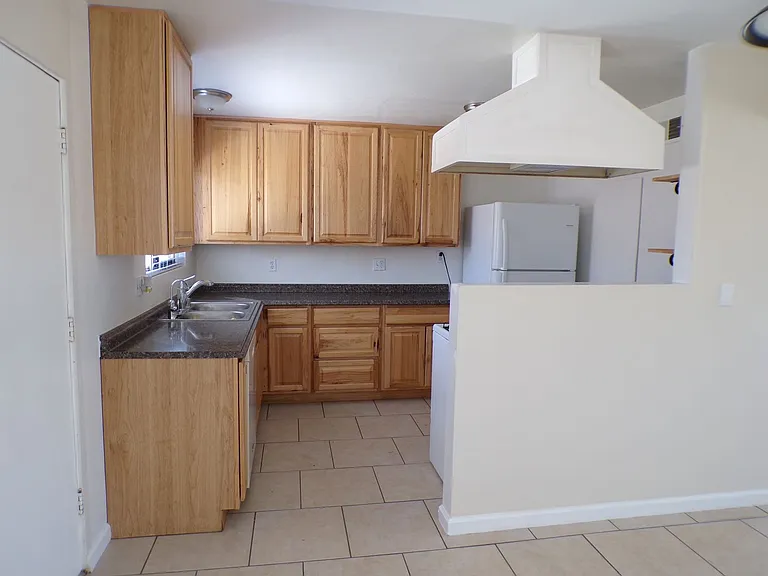 3930 Neptune Ave — Photo 7