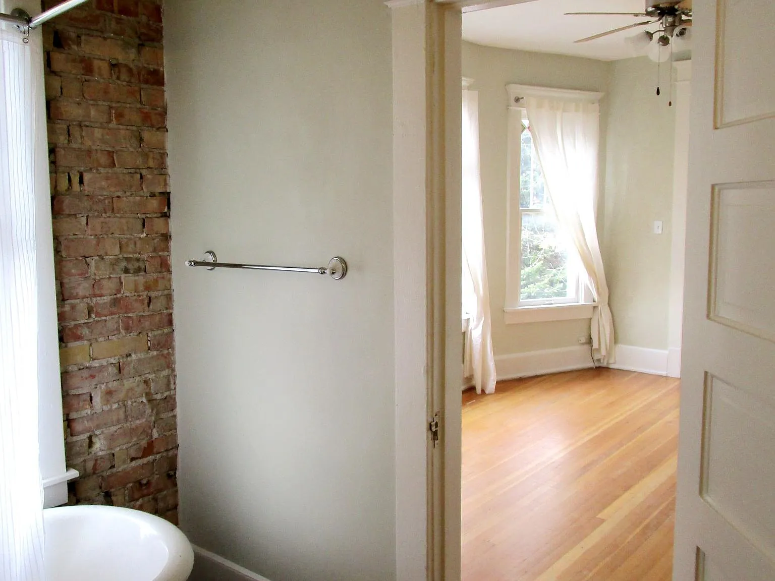 851 E 3rd Ave — Photo 1