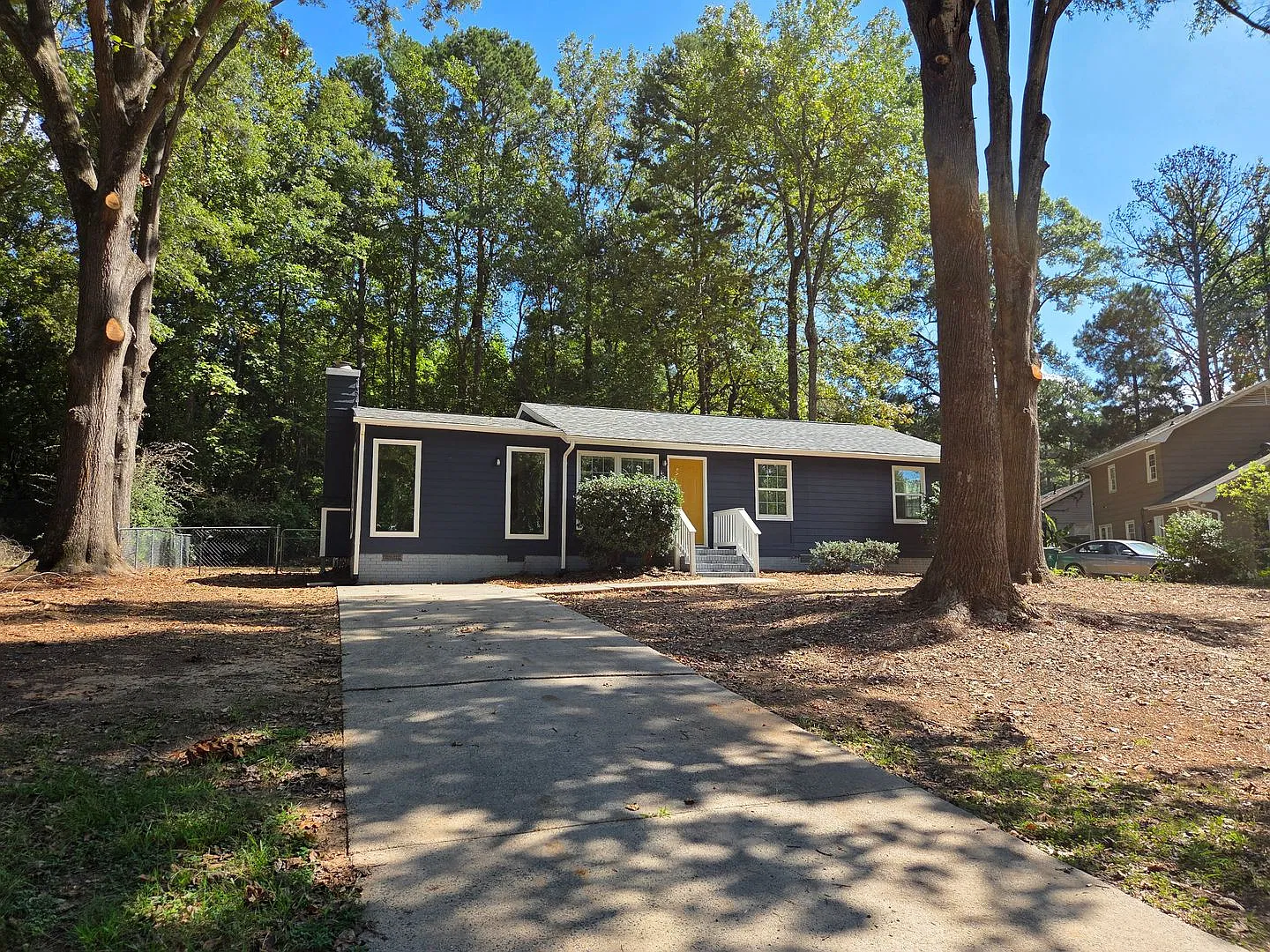 3 bedroom in Charlotte — Photo 1