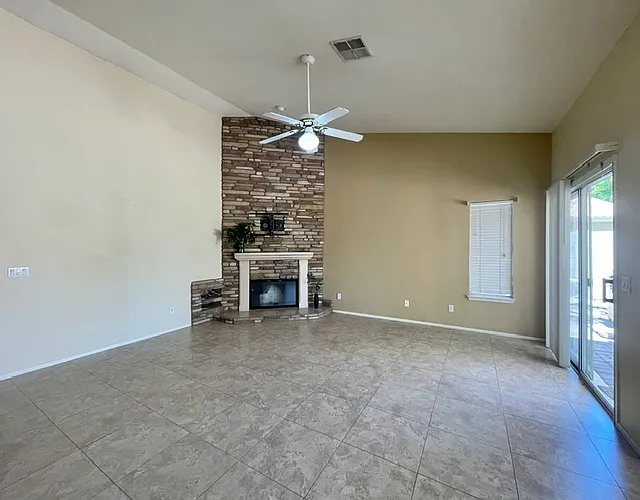 4157 N Everest — Photo 8