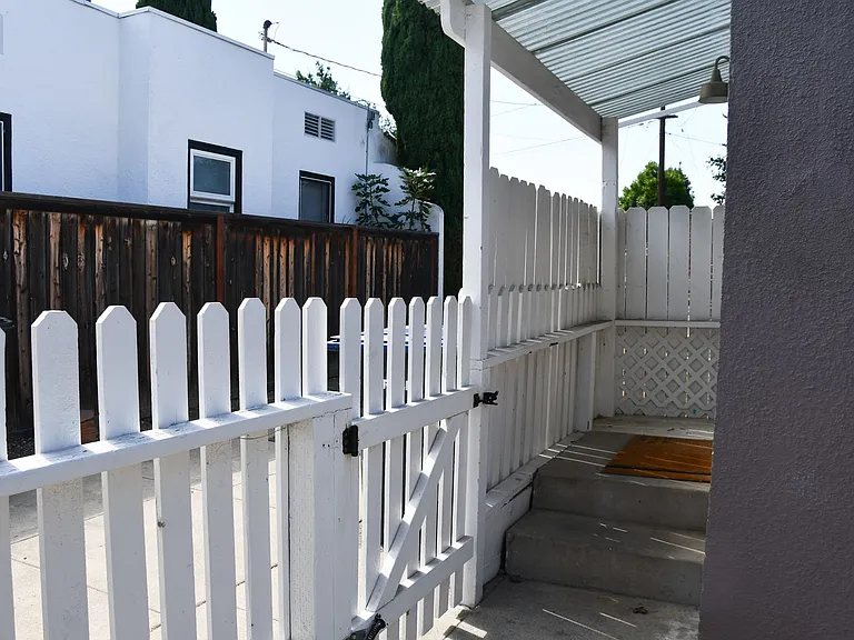 629 W Culver Ave — Photo 59