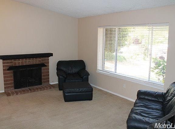 3rd image of 10 Del Vista Cir