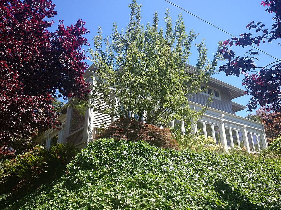 2nd image of 1205 E Prospect St