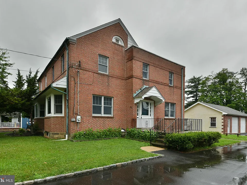 27 Bysher Ave
