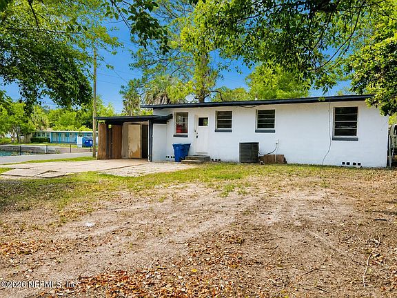 4th image of 282 PECAN Street