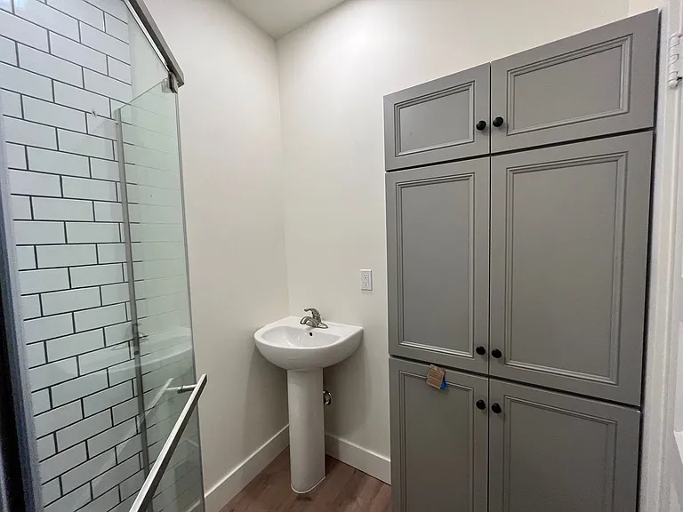 1304 Bay St #7 — Photo 7