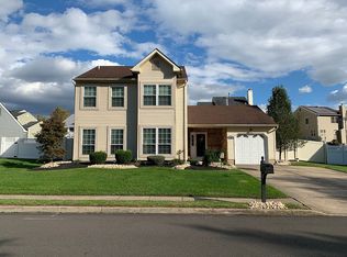 1459 Society Hill Dr, Bensalem, PA
