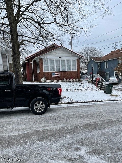 1st image of 130 S Uhrich St