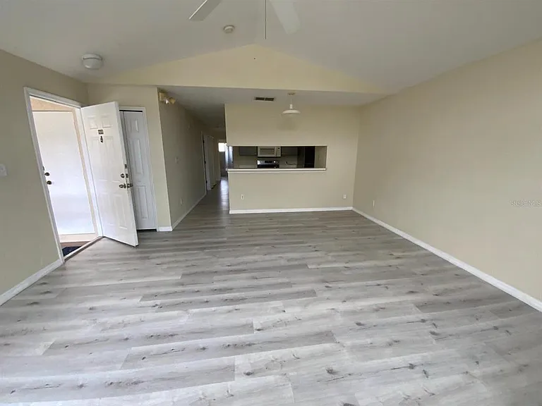2327 Prime Cir #B — Photo 20