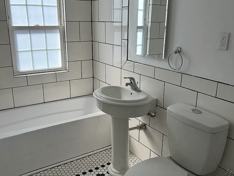 522 S 33rd St #534 — Photo 15