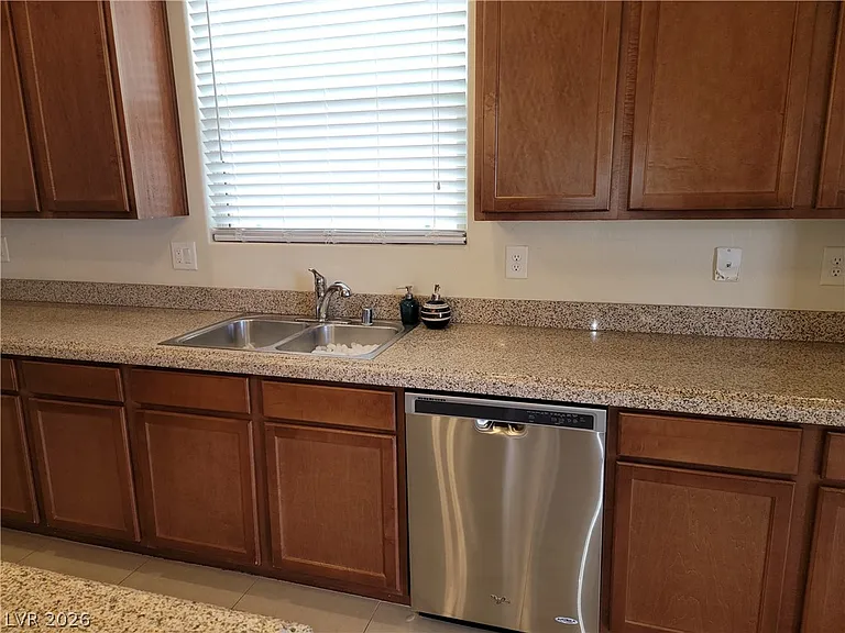 318 Glacier Meadow Rd — Photo 17