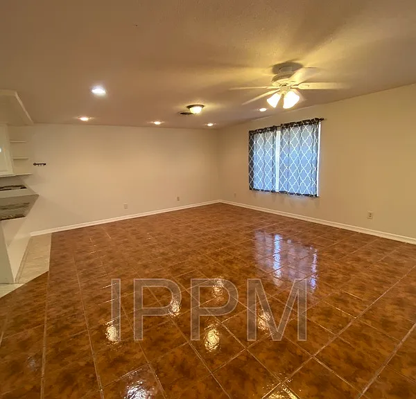 1500 Palm Valley Dr #12 — Photo 3