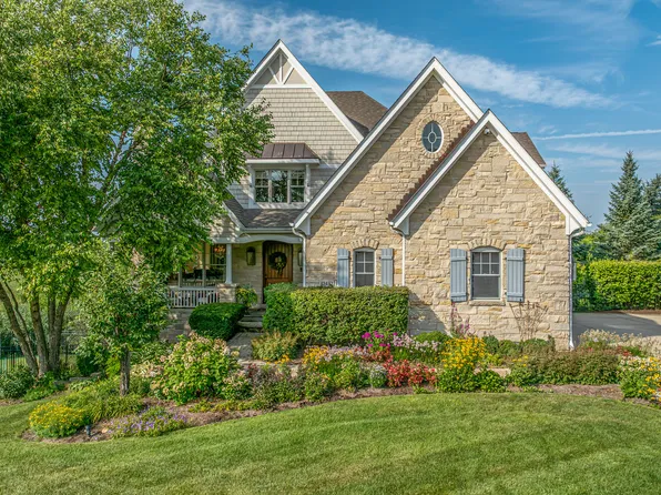 13487 Cambridge Dr, Lemont, IL 60439