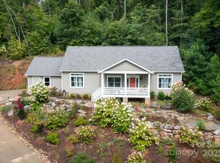 209 Patriots Dr, Asheville, NC 28805