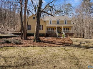304 Wiljoy Rd, Laceys Spring, AL 35754