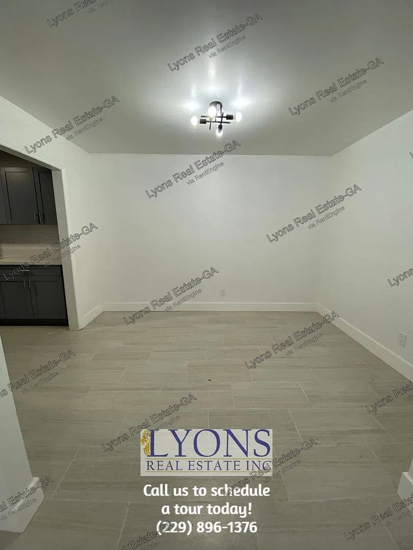1028 S Gordon Ave — Photo 4
