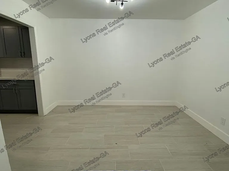 1028 S Gordon Ave — Photo 4
