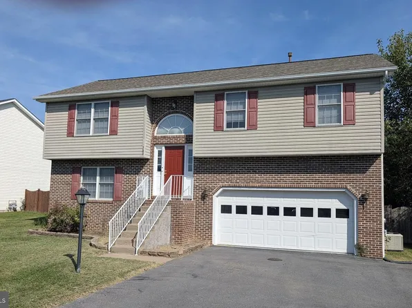 204 Fairfax Dr, Stephens City, VA 22655