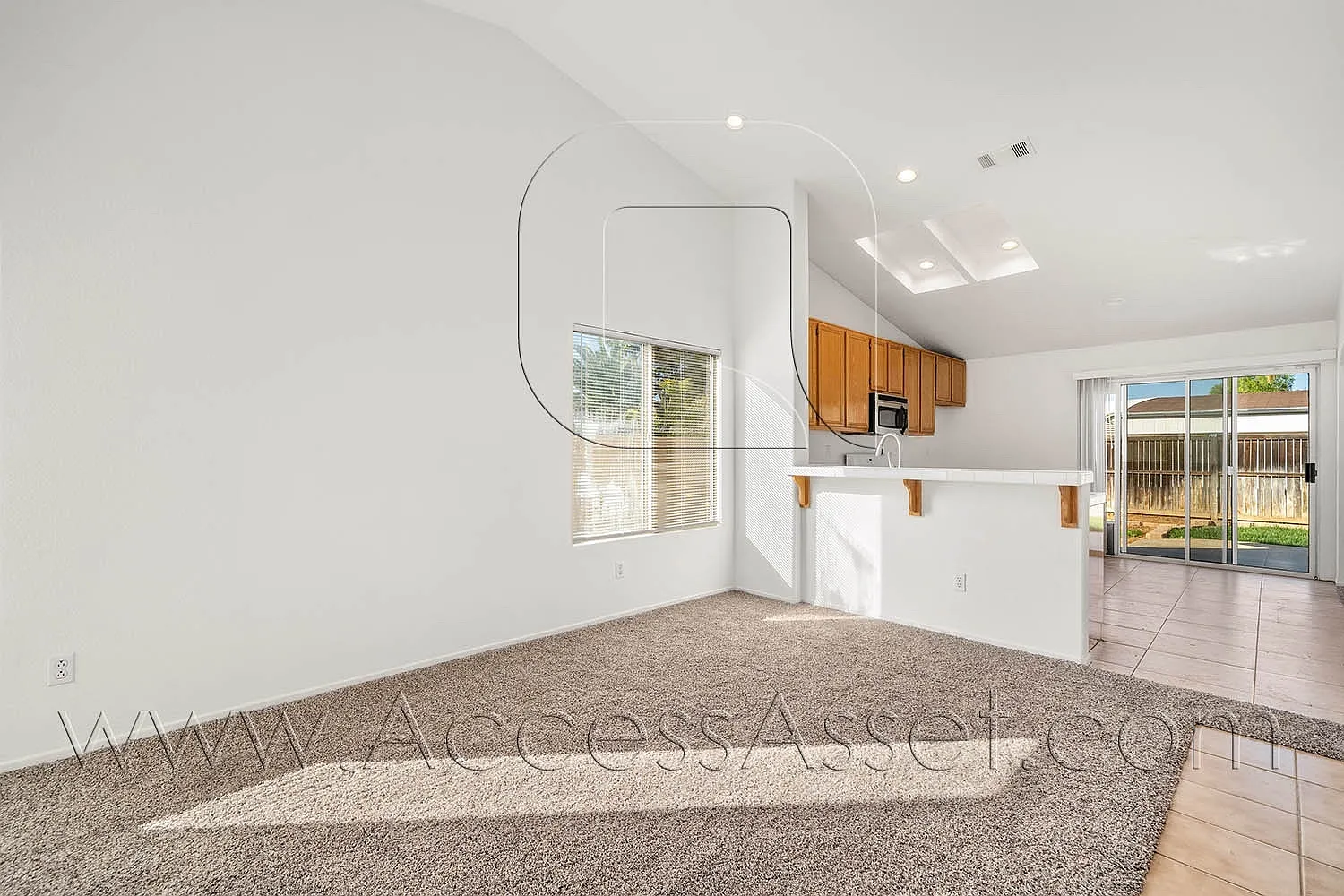 Stunning Single-Story Home with a Three-Car Garage in Winchester — Photo 4