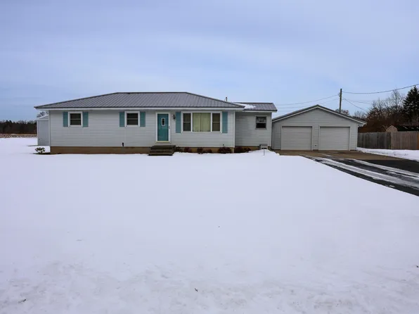 2532 E River Rd, Twin Lake, MI 49457