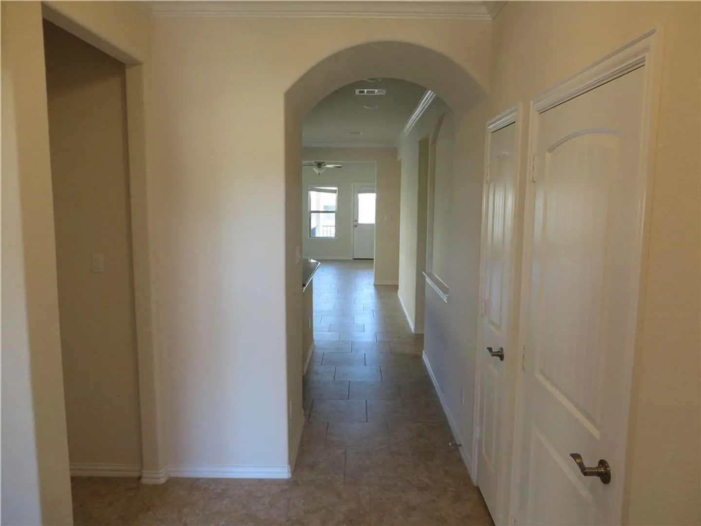 Gorgeous 3/2/2 in Villas at Vista Ridge! — Photo 2
